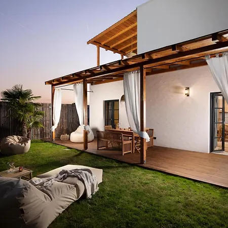 Andresitas Palace - Tropical Castle With Rooftop Terrace * Bale