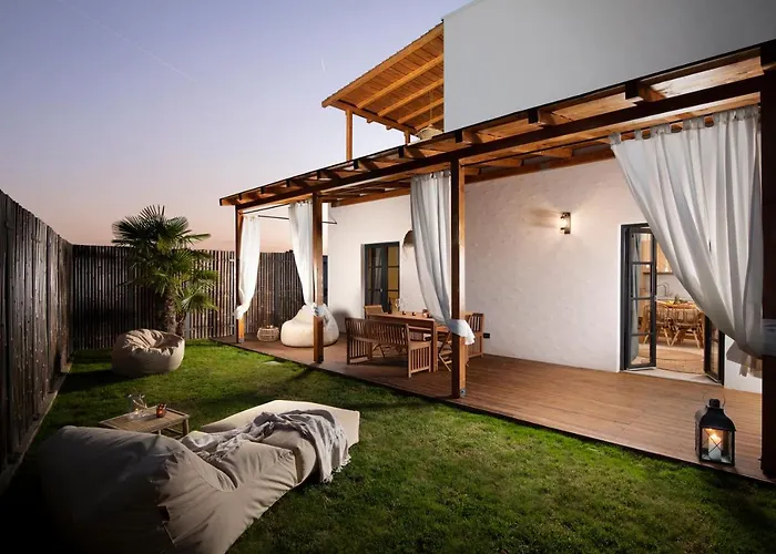 Andresitas Palace - Tropical Castle With Rooftop Terrace * Bale