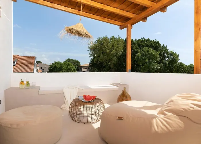 Andresitas Palace - Tropical Castle With Rooftop Terrace *