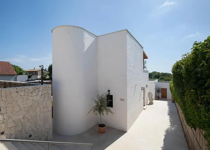 Andresitas Palace - Tropical Castle With Rooftop Terrace Villa