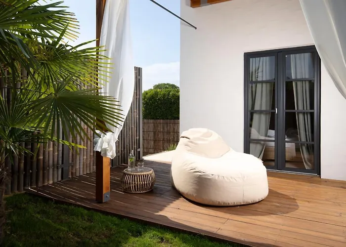Andresitas Palace - Tropical Castle With Rooftop Terrace Villa Bale
