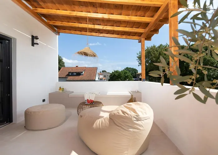 Andresitas Palace - Tropical Castle With Rooftop Terrace Villa *