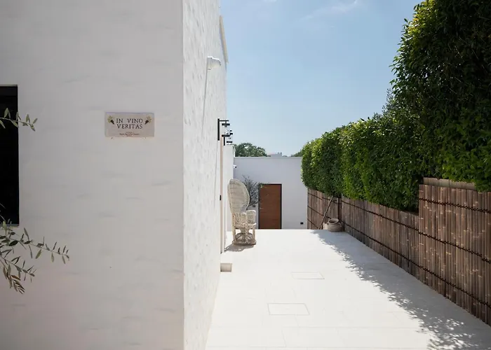 Villa Andresitas Palace - Tropical Castle With Rooftop Terrace Bale