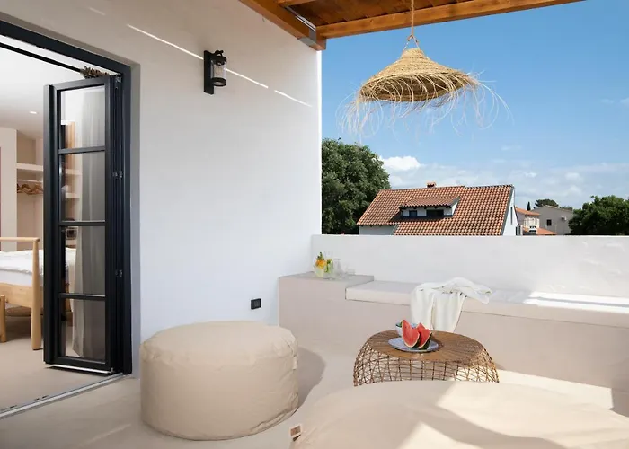 Andresitas Palace - Tropical Castle With Rooftop Terrace Villa *