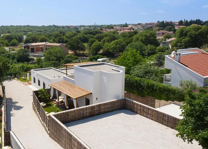 Andresitas Palace - Tropical Castle With Rooftop Terrace Villa *