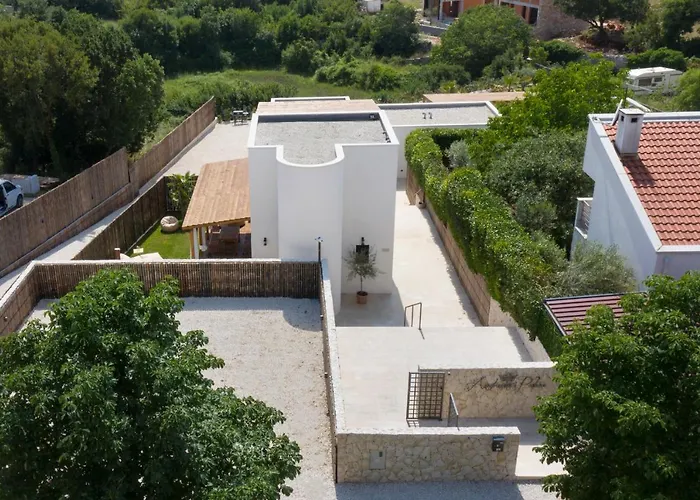 Andresitas Palace - Tropical Castle With Rooftop Terrace Villa *