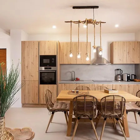 Andresitas Palace - Tropical Castle With Rooftop Terrace Villa