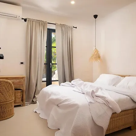 Andresitas Palace - Tropical Castle With Rooftop Terrace