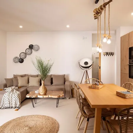 Andresitas Palace - Tropical Castle With Rooftop Terrace Villa Bale