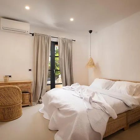 Andresitas Palace - Tropical Castle With Rooftop Terrace