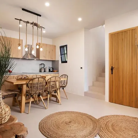 Andresitas Palace - Tropical Castle With Rooftop Terrace